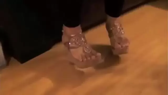 Armenian beauty showcases her beautiful feet